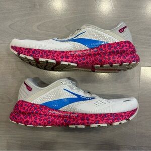 Brooks Adrenaline GTS 22 Running Shoes Womens Sz 7 Sneaker Gray Purple Leopard